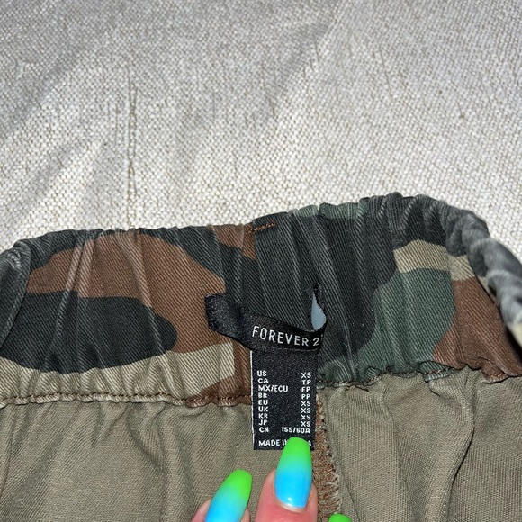 Forever 21 High Waist Camo Cargo Pants - Picture 7 of 11